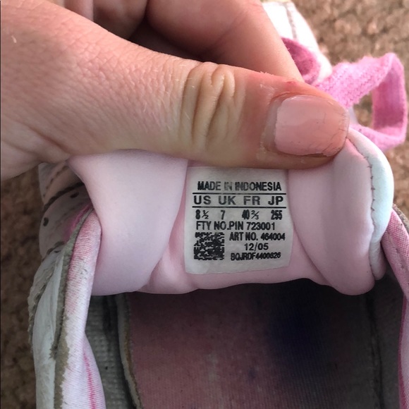 Pink Adidas Superstar shoes - Picture 3 of 6